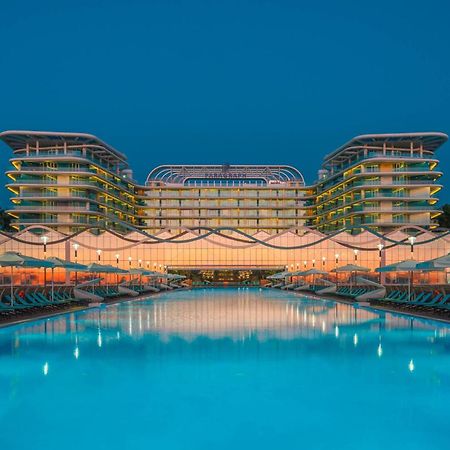 Paragraph Resort & Spa Shekvetili, Autograph Collection Luaran gambar The hotel at night