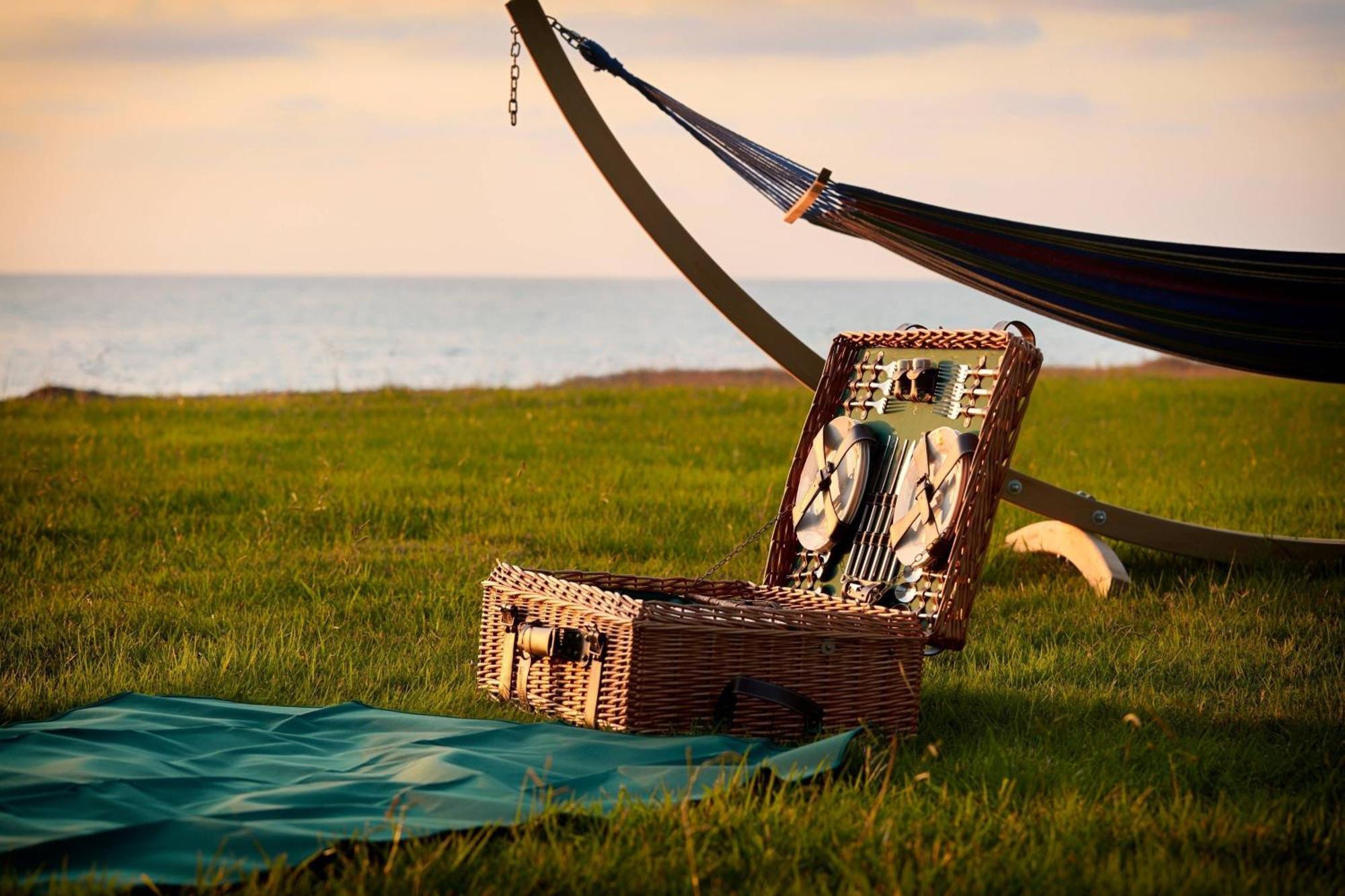Paragraph Resort & Spa Shekvetili, Autograph Collection Luaran gambar A picnic basket