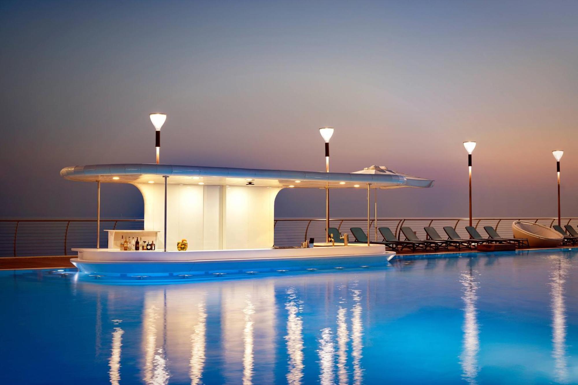 Paragraph Resort & Spa Shekvetili, Autograph Collection Luaran gambar The pool at the Sky Bar