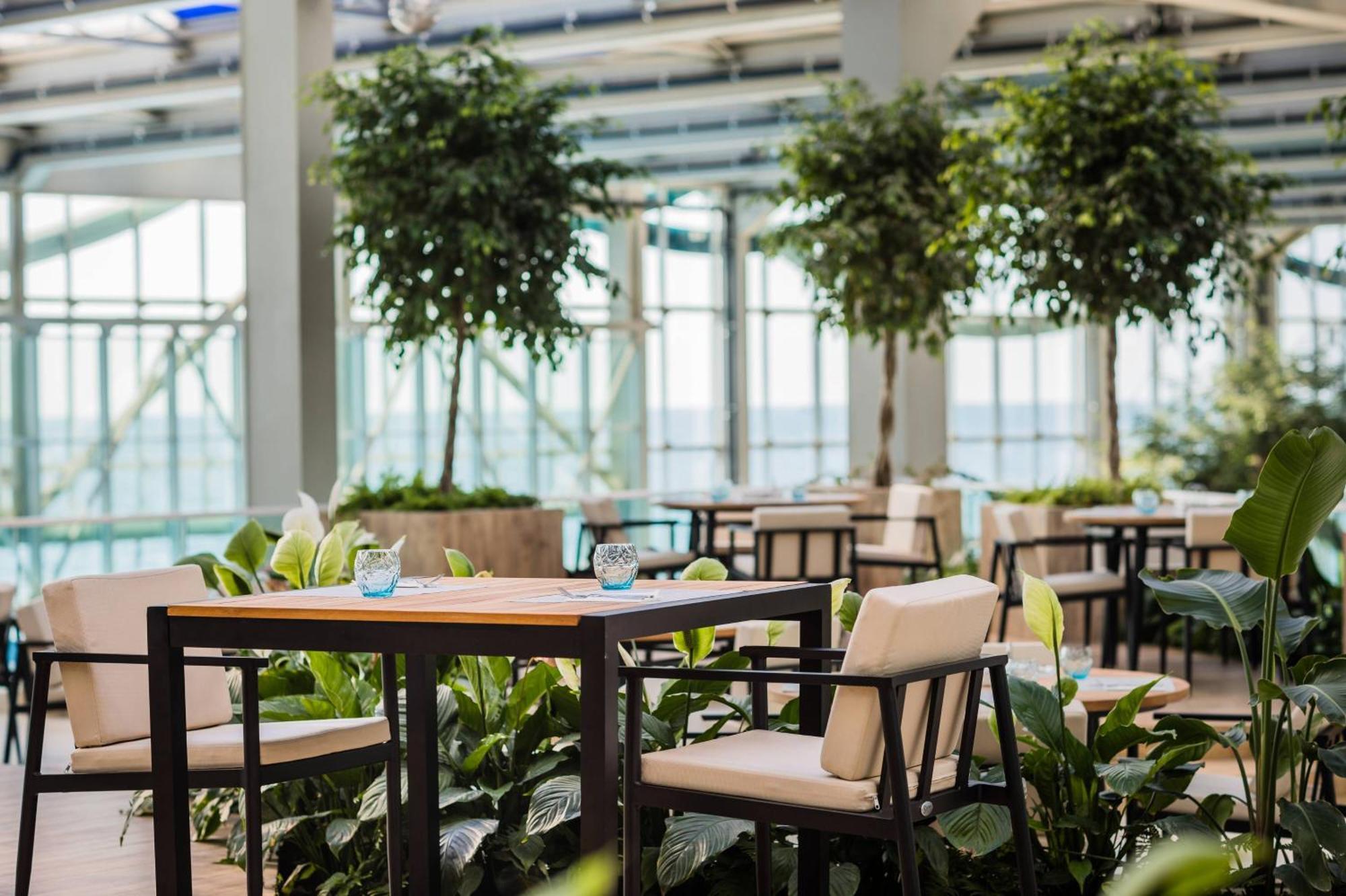 Paragraph Resort & Spa Shekvetili, Autograph Collection Luaran gambar The interior of the Sky Garden