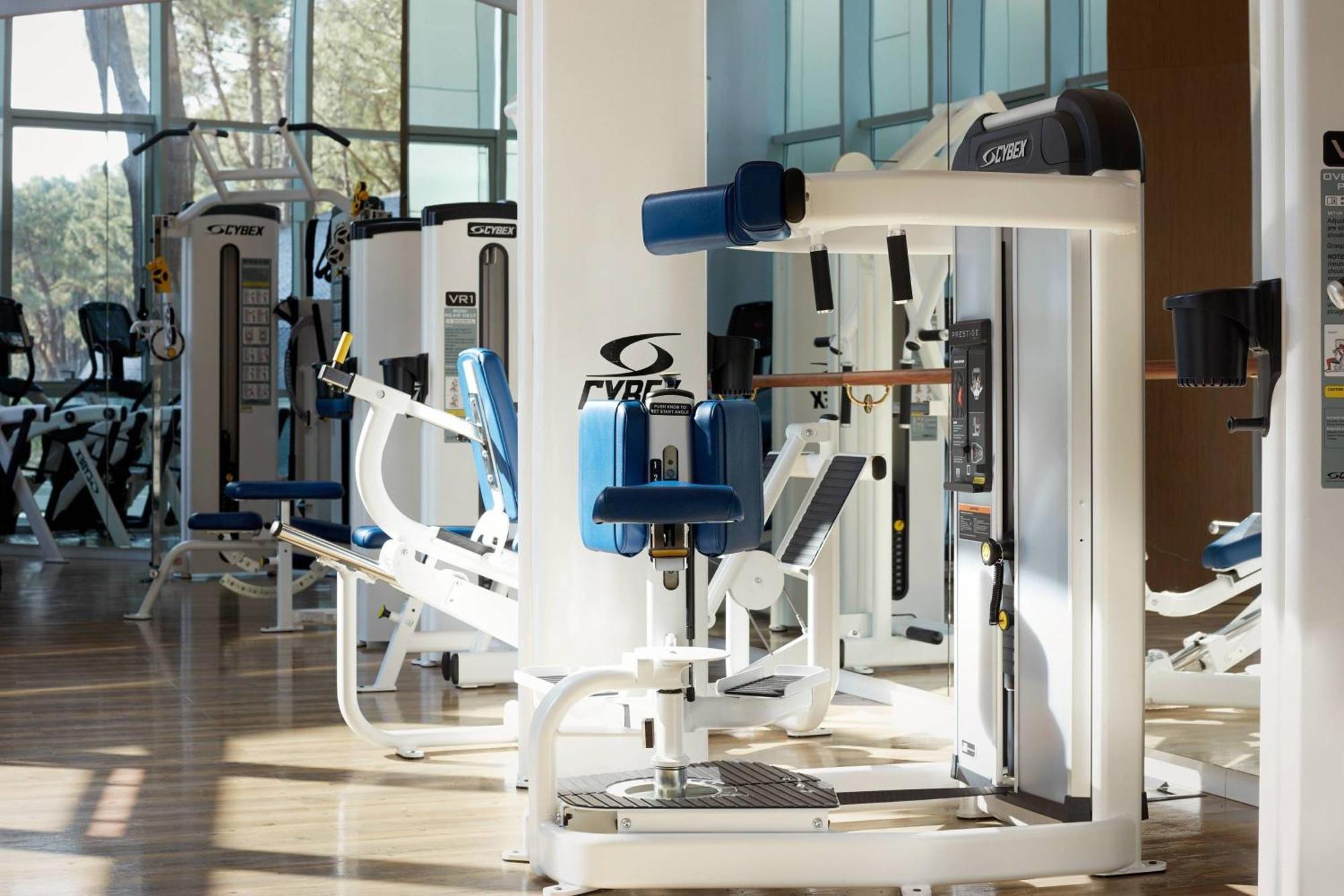 Paragraph Resort & Spa Shekvetili, Autograph Collection Luaran gambar A leg press machine