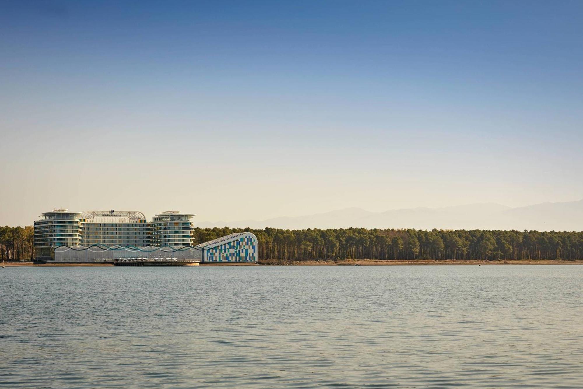 Paragraph Resort & Spa Shekvetili, Autograph Collection Luaran gambar View of the lake